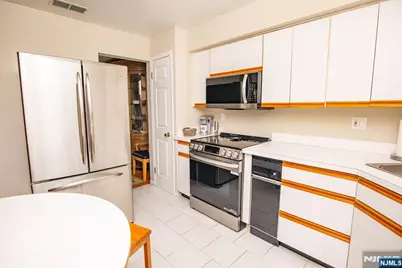 507 Windsor Drive 107 #107, Palisades Park, NJ 07650 - Photo 12