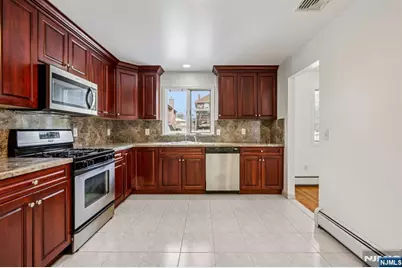 691 Hamilton Avenue B #B, Ridgefield, NJ 07657 - Photo 10