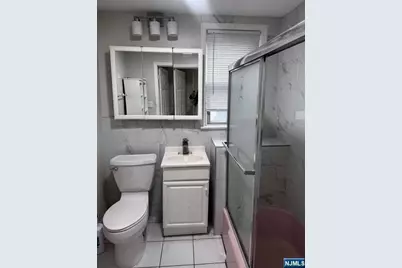 535 Lowe Avenue 1st Fl #1st FL, Ridgefield, NJ 07657 - Photo 6