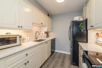 300 Main Street 211 #211, Little Falls Township, NJ 07424 - Photo 12