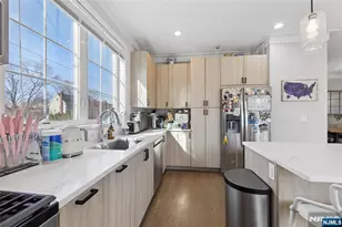 1 Hamilton Pl, Tenafly, NJ 07670 - Photo 14