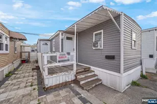 21 Helen Dr, Moonachie, NJ 07074 - Photo 4