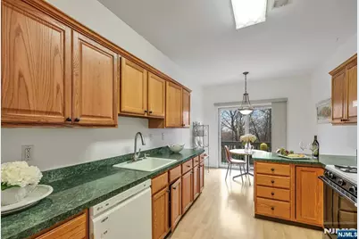 276 Great Smokey Lane, Mahwah, NJ 07430 - Photo 12