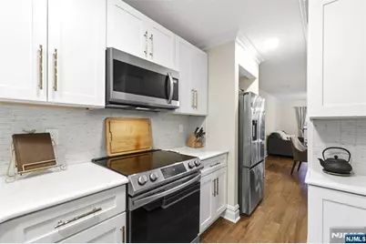 101 Route 5 304 #304, Edgewater, NJ 07020 - Photo 6
