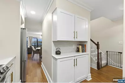 101 Route 5 304 #304, Edgewater, NJ 07020 - Photo 4