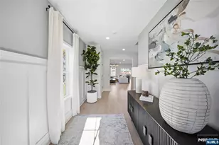 14 Melbourne Dr, Oakland, NJ 07436 - Photo 2