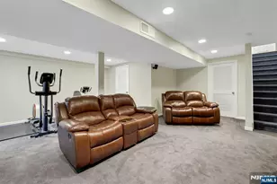 56 Longfellow Ln, Mahwah, NJ 07430 - Photo 28