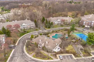 703 4 Seasons Dr, Wayne, NJ 07470 - Photo 24