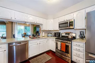 117 Quartz Ln, Paterson, NJ 07501 - Photo 14