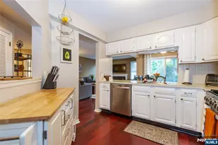 117 Quartz Ln, Paterson, NJ 07501 - Photo 16
