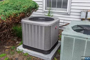 117 Quartz Ln, Paterson, NJ 07501 - Photo 26