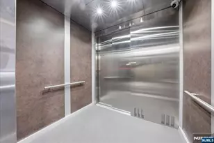 21 Lincoln 101, Newark, NJ 07102 - Photo 32