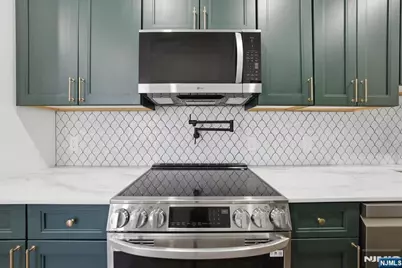 21 Lincoln 101 #101, Newark, NJ 07102 - Photo 16