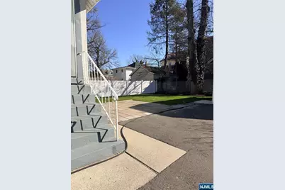 30 Knox Avenue, Cliffside Park, NJ 07010 - Photo 4