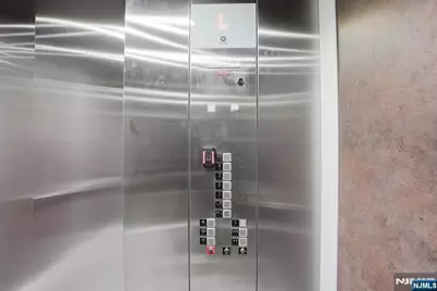 21 Lincoln Park 302 #302, Newark, NJ 07102 - Photo 32