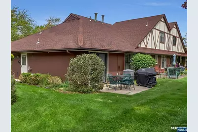 22-1 Tamaron Drive, Waldwick, NJ 07463 - Photo 4