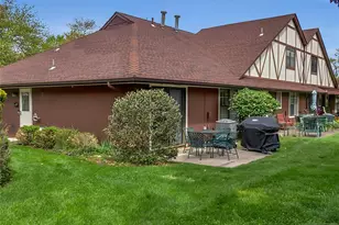 22-1 Tamaron Dr, Waldwick, NJ 07463 - Photo 4