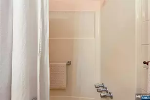 22-1 Tamaron Dr, Waldwick, NJ 07463 - Photo 26