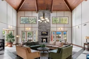 302 Stockton Ct, Edgewater, NJ 07020 - Photo 14