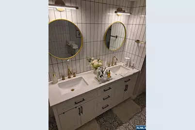 302 Stockton Court, Edgewater, NJ 07020 - Photo 6