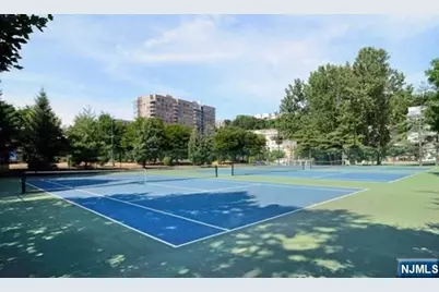 302 Stockton Court, Edgewater, NJ 07020 - Photo 12