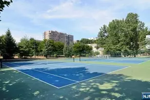 302 Stockton Ct, Edgewater, NJ 07020 - Photo 12