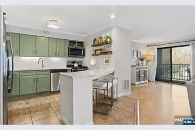 42 Triumph Court A #A, East Rutherford, NJ 07073 - Photo 10