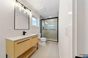 811 Jassamine Way, Fort Lee, NJ 07024 - Photo 34