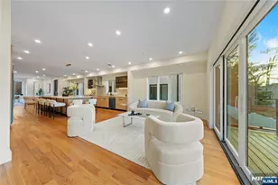 811 Jassamine Way, Fort Lee, NJ 07024 - Photo 20