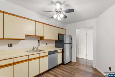 483 Forest 10 #10, Kearny, NJ 07032 - Photo 4