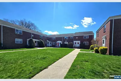 479 Maple Hill Drive 42 #42, Hackensack, NJ 07601 - Photo 2