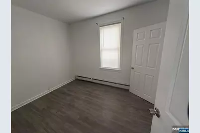 70 Welland Avenue, Irvington, NJ 07111 - Photo 4