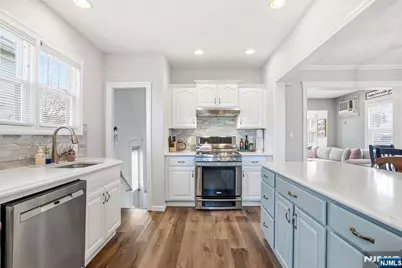 501 Chase Avenue, Lyndhurst Township, NJ 07071 - Photo 8