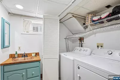 501 Chase Avenue, Lyndhurst Township, NJ 07071 - Photo 20