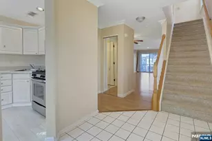 2109 Henry Ct, Mahwah, NJ 07430 - Photo 4