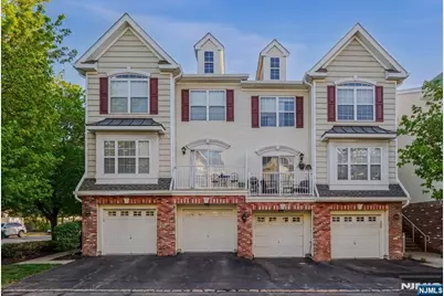 2 Marina Drive 2 #2, Bayonne, NJ 07002 - Photo 4
