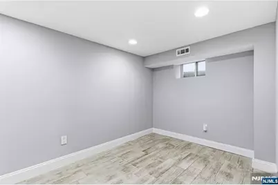 54 Lawton Avenue, Cliffside Park, NJ 07010 - Photo 32