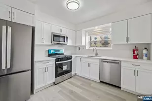 2430 8th Street 5B, Fort Lee, NJ 07024 - Photo 6