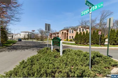 189 Forest Avenue 108 #108, Paramus, NJ 07652 - Photo 2