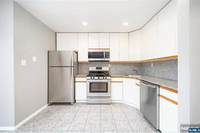 54 Chestnut Street, Weehawken, NJ 07086 - Photo 16