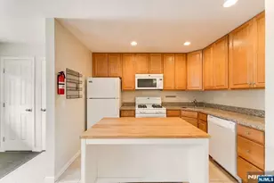 54 Chestnut St, Weehawken, NJ 07086 - Photo 4