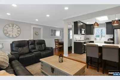 205 Rockland Avenue, River Vale Township, NJ 07675 - Photo 8