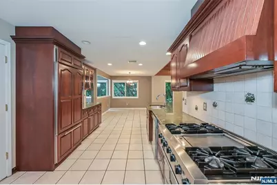 135 Elmwood Avenue, Ho Ho Kus, NJ 07423 - Photo 8