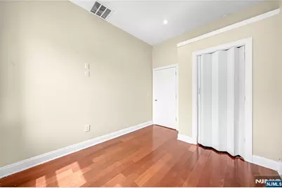 240 Clendenny Avenue 5A #5A, Jersey City, NJ 07304 - Photo 28