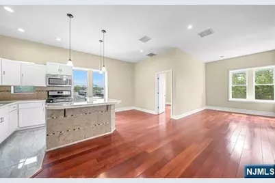 240 Clendenny Avenue 5A #5A, Jersey City, NJ 07304 - Photo 6