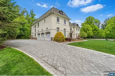 1 Sandstone Ridge, Upper Saddle River, NJ 07458 - Photo 4