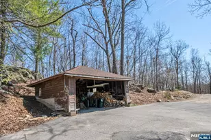 27 Middle Rd, Bloomingdale, NJ 07420 - Photo 48