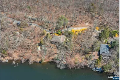 27 Middle Road, Bloomingdale, NJ 07420 - Photo 46