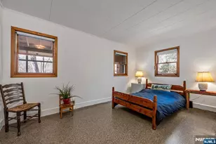 27 Middle Rd, Bloomingdale, NJ 07420 - Photo 18
