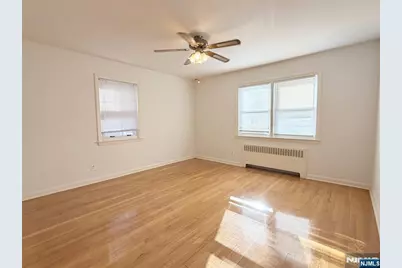 525 Chestnut Street, Ridgefield, NJ 07657 - Photo 6